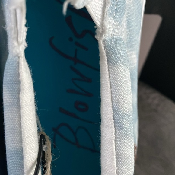 NWT MADDOX SKYHD BLOWFISH SNEAKERS - Picture 5 of 8